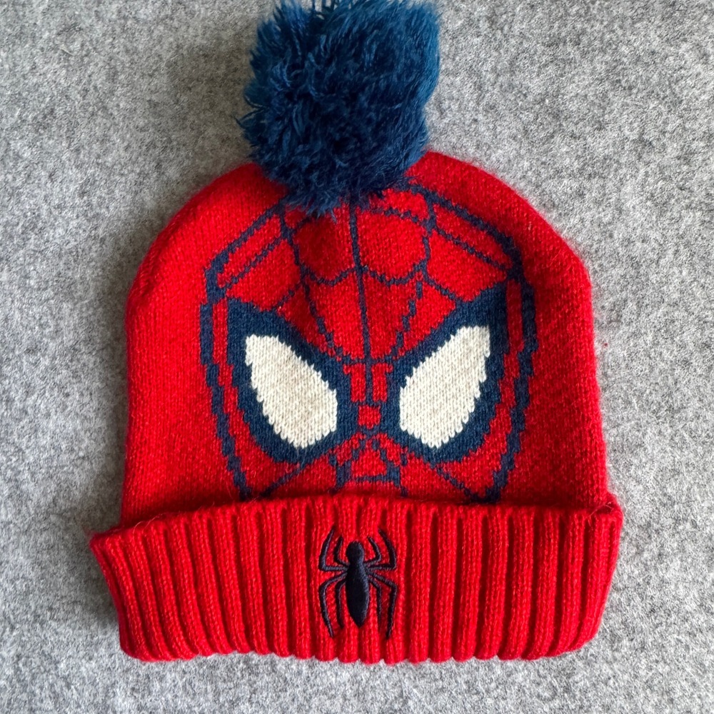 Marvel Spider-Man Beanie One Size Kids Red Navy Blue Knit Pom Pom Hat Winter EUC